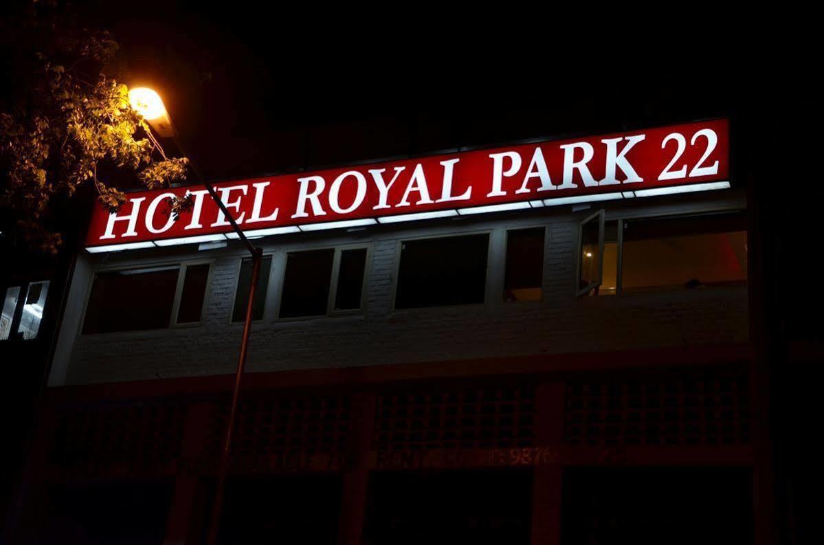 Hotel Royal Park 22 Chandīgarh Екстериор снимка